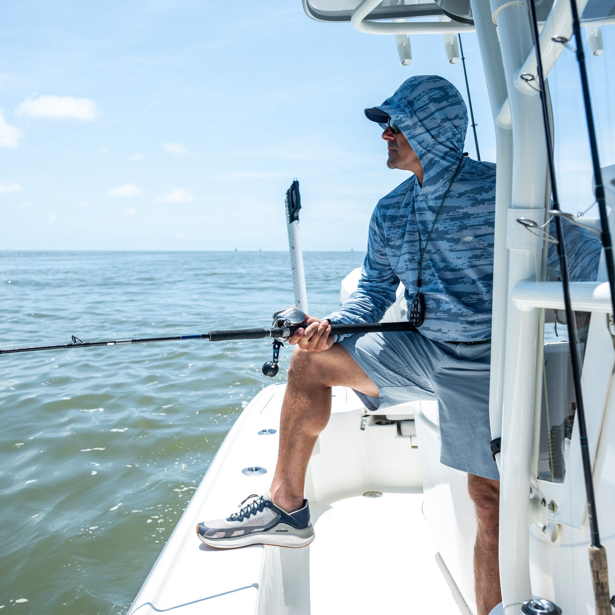 Naval Storm Camo Pinnacle Fishing Shorts / AFTCO Essential