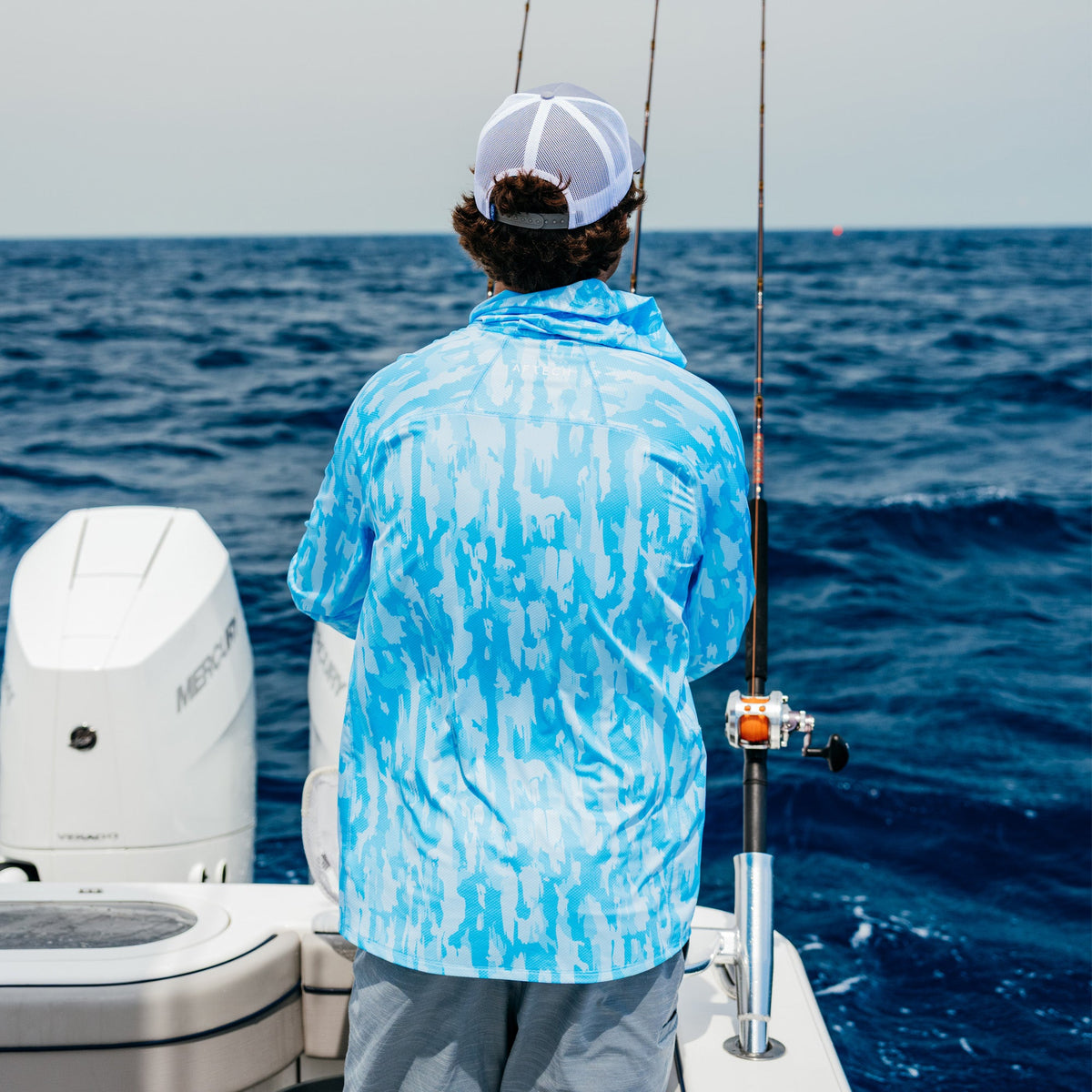 Tidal Current Camo Adapt Phase Change Hooded Fishing Shirt / AFTCO Trusted