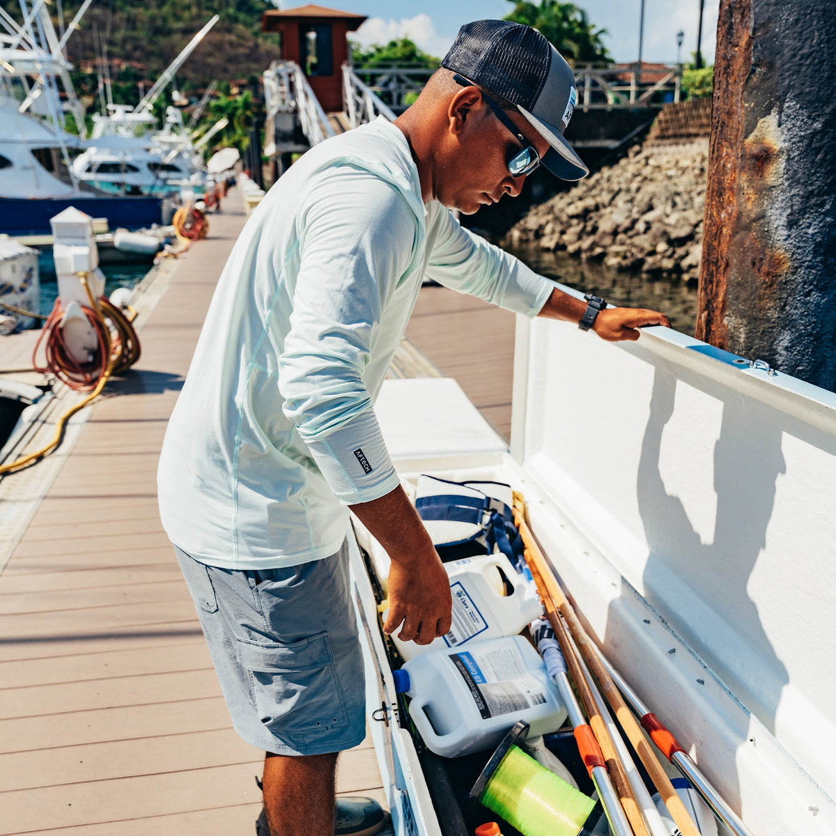 Blue Shadow Deckhand Fishing Shorts / AFTCO Trending