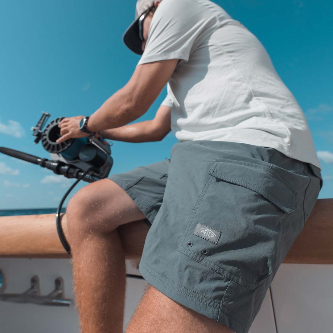 Blue Shadow Deckhand Fishing Shorts / AFTCO Trending