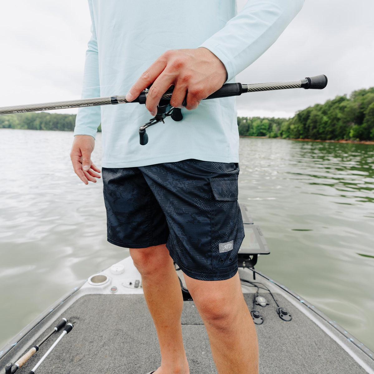 Black Storm Camo Deckhand Camo Fishing Cargo Shorts / AFTCO Deals