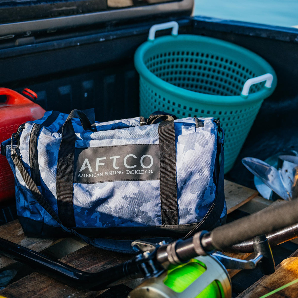 Forest Grouper Camo 35L Boat Bag / AFTCO Trending