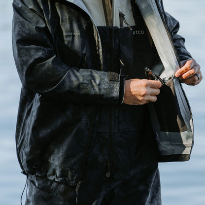 Olive Current Camo Stormbreaker Fishing Jacket / AFTCO Trusted