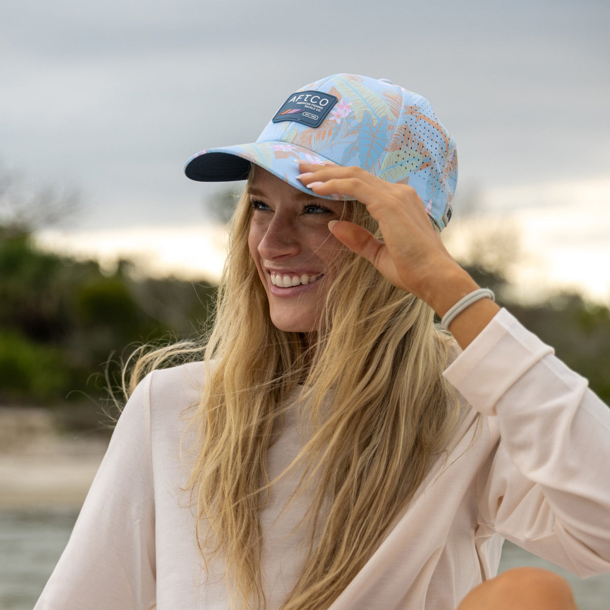 Oceanview Women's Shoreline Tech Fishing Hat / AFTCO Deals
