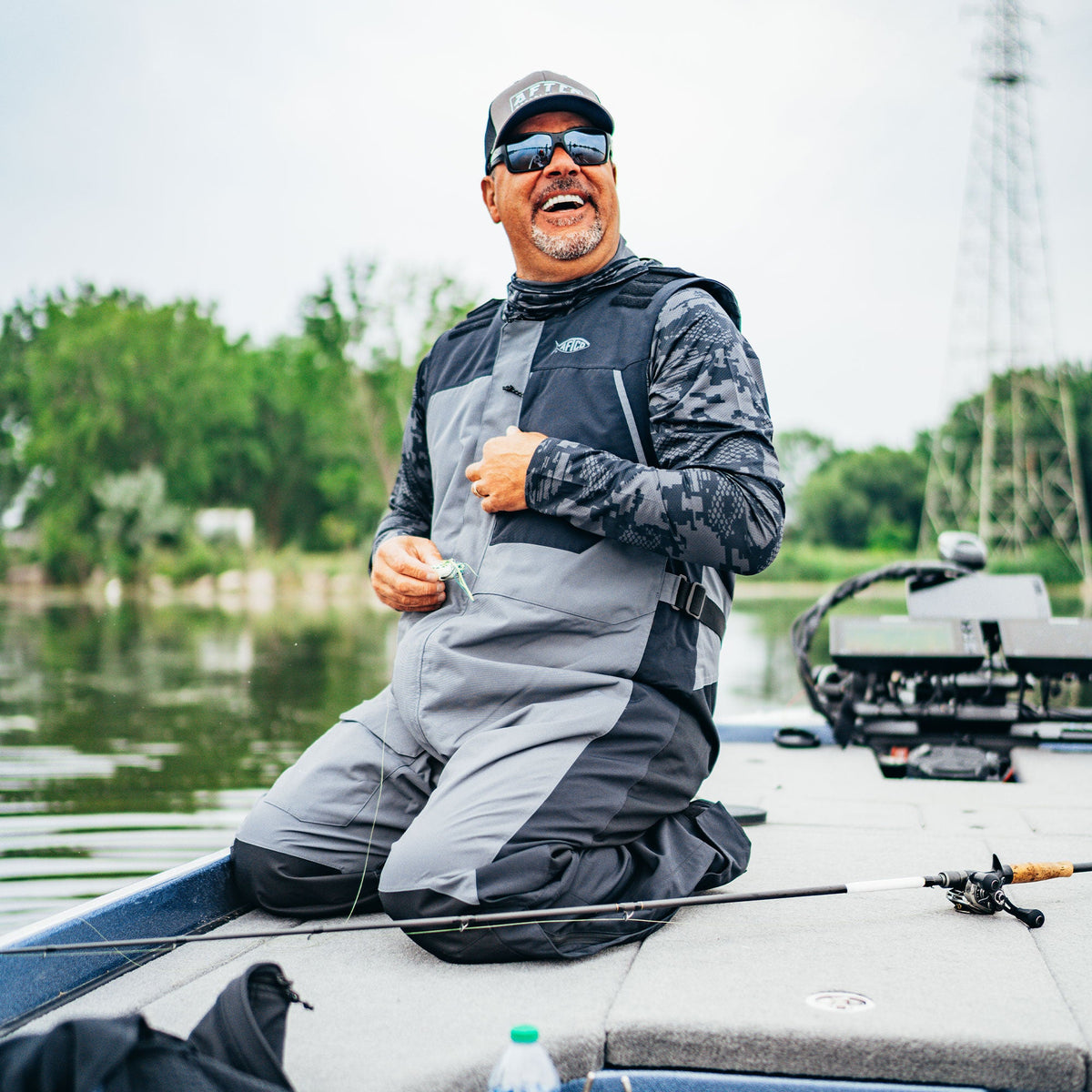 Gun Metal Hydronaut® Heavy-Duty Bib / AFTCO Quality