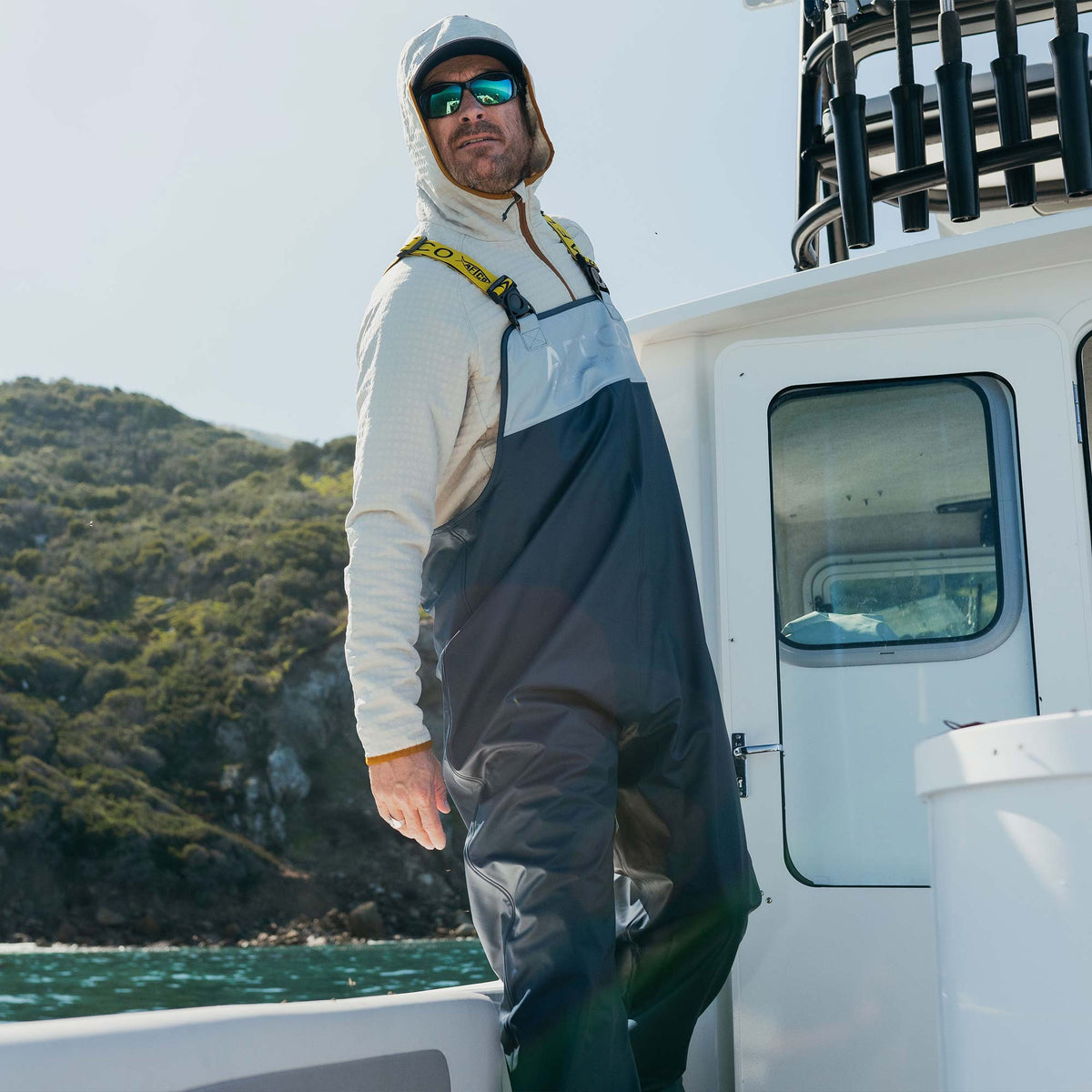 Burnt Olive Seafarer Fishing Bib / AFTCO Trending
