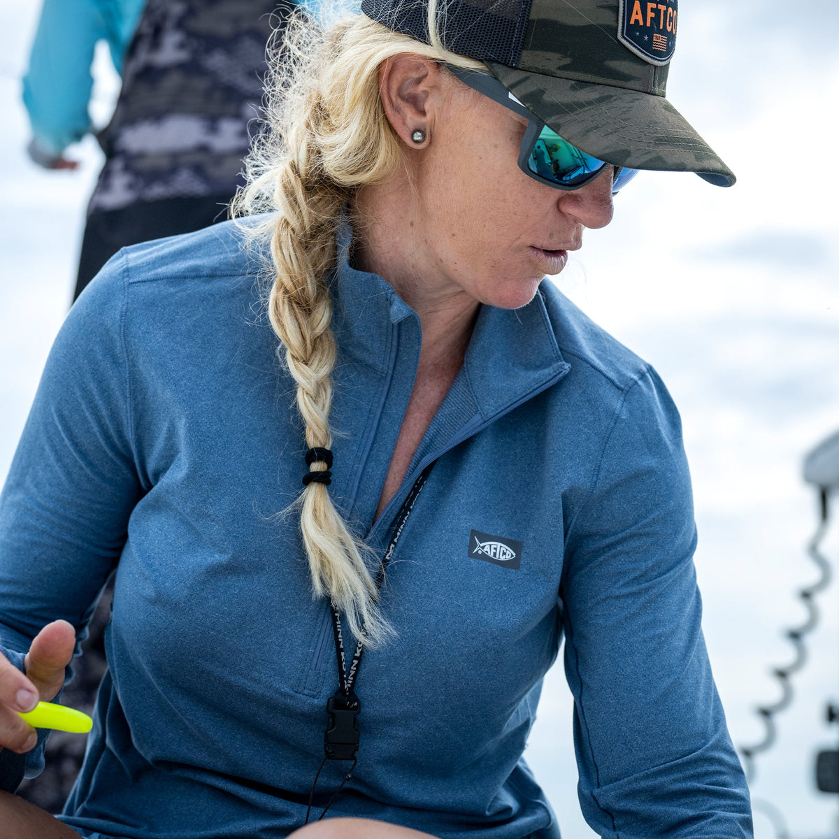 Harbor Gray Heather Women's Mojeaux 1/4 Zip Performance Shirt / AFTCO Essential
