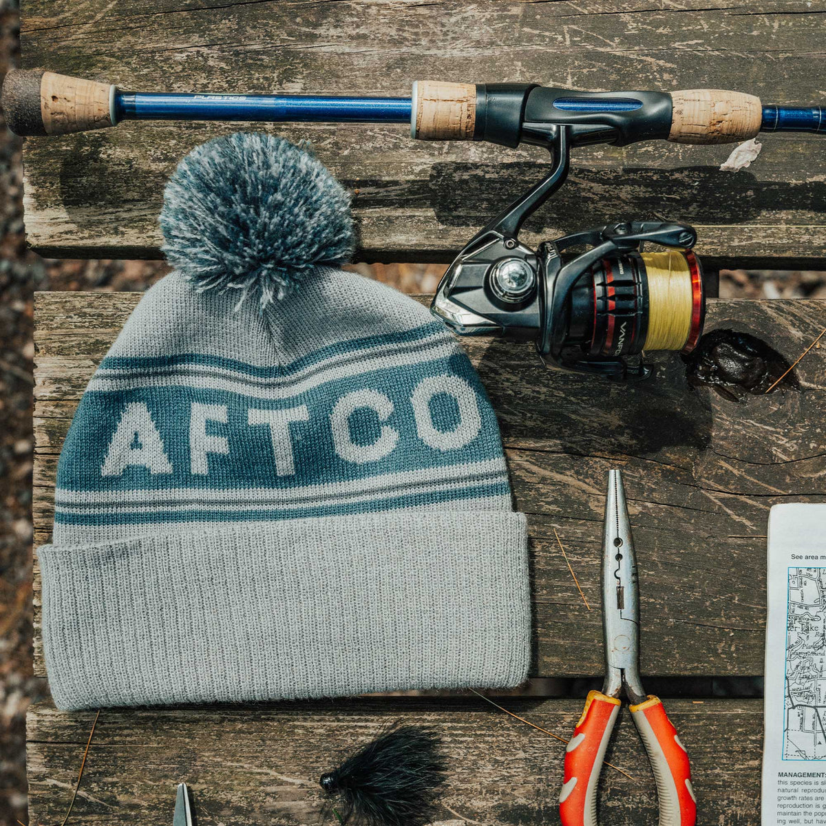 Light Gray Women's OG Pom Beanie / AFTCO Popular