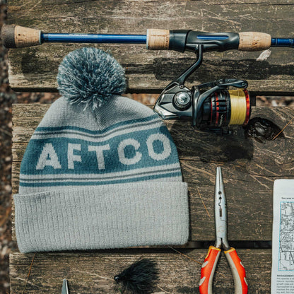 Light Gray Women's OG Pom Beanie / AFTCO Popular