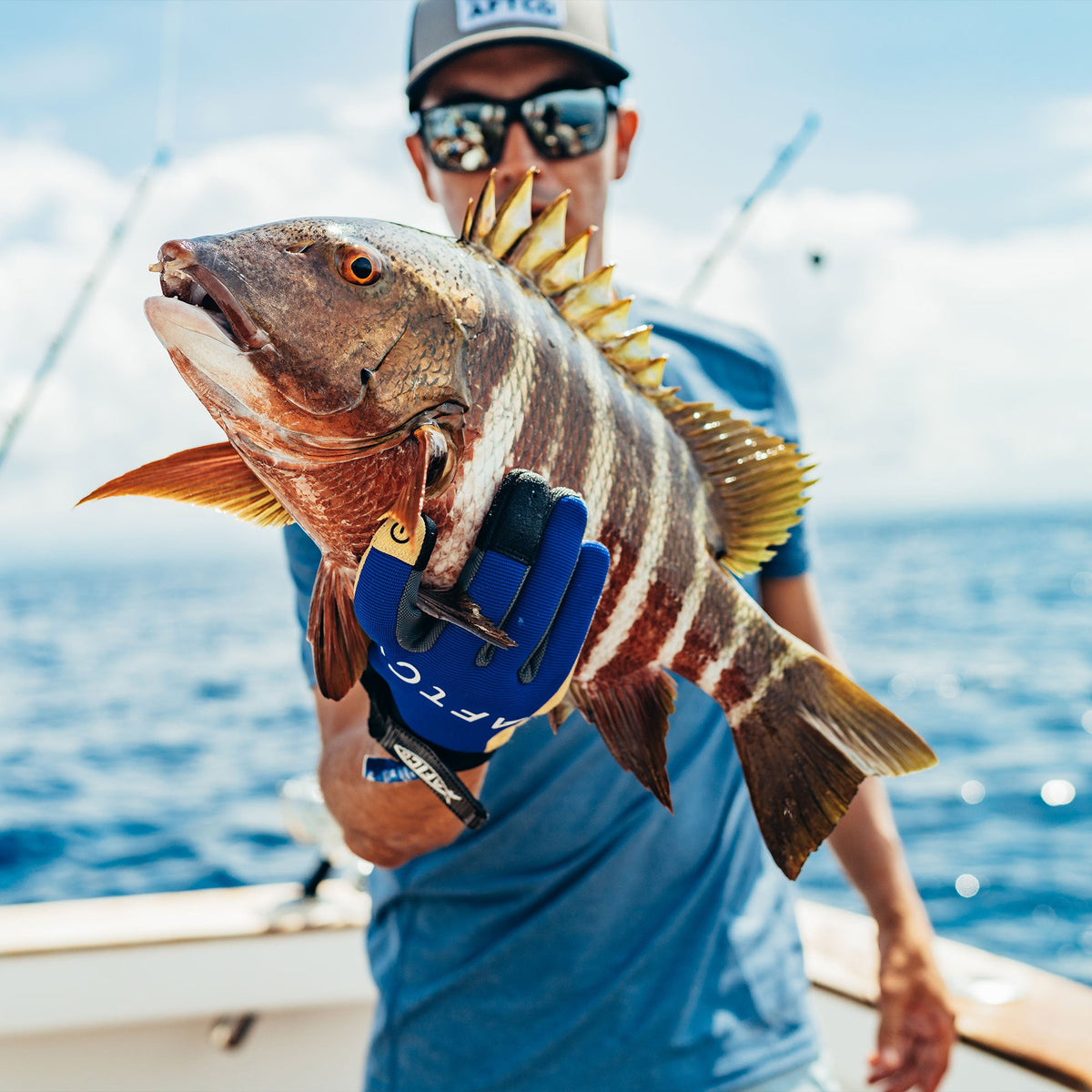 Black Storm Camo Offshore Fishing Release Glove - AFTCO / AFTCO Popular