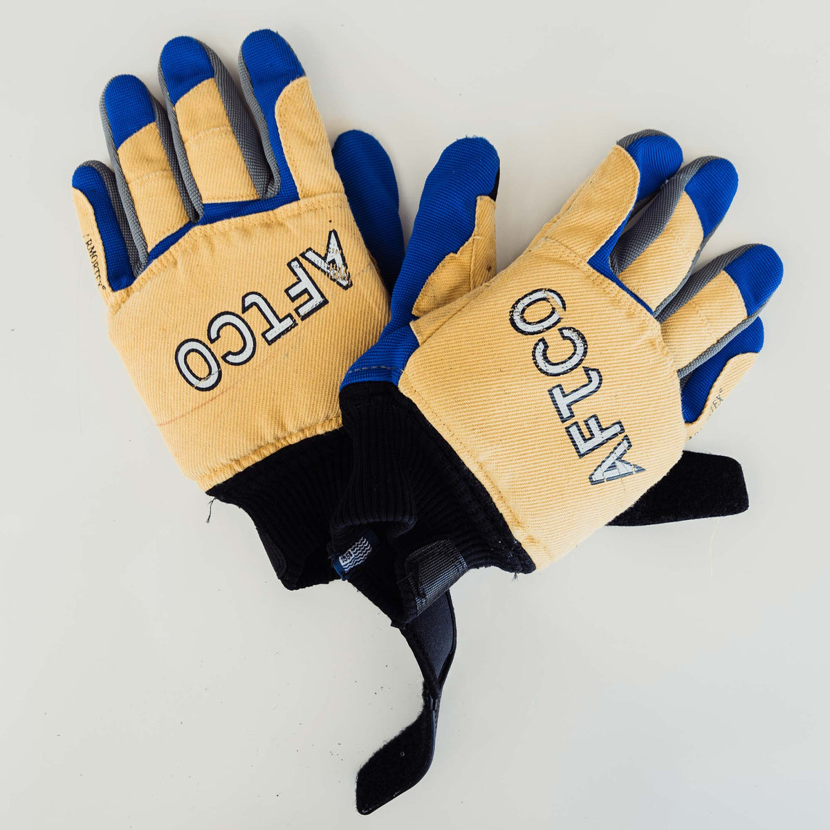 Blue Wire Max Salt Water Fishing Glove / AFTCO Quality