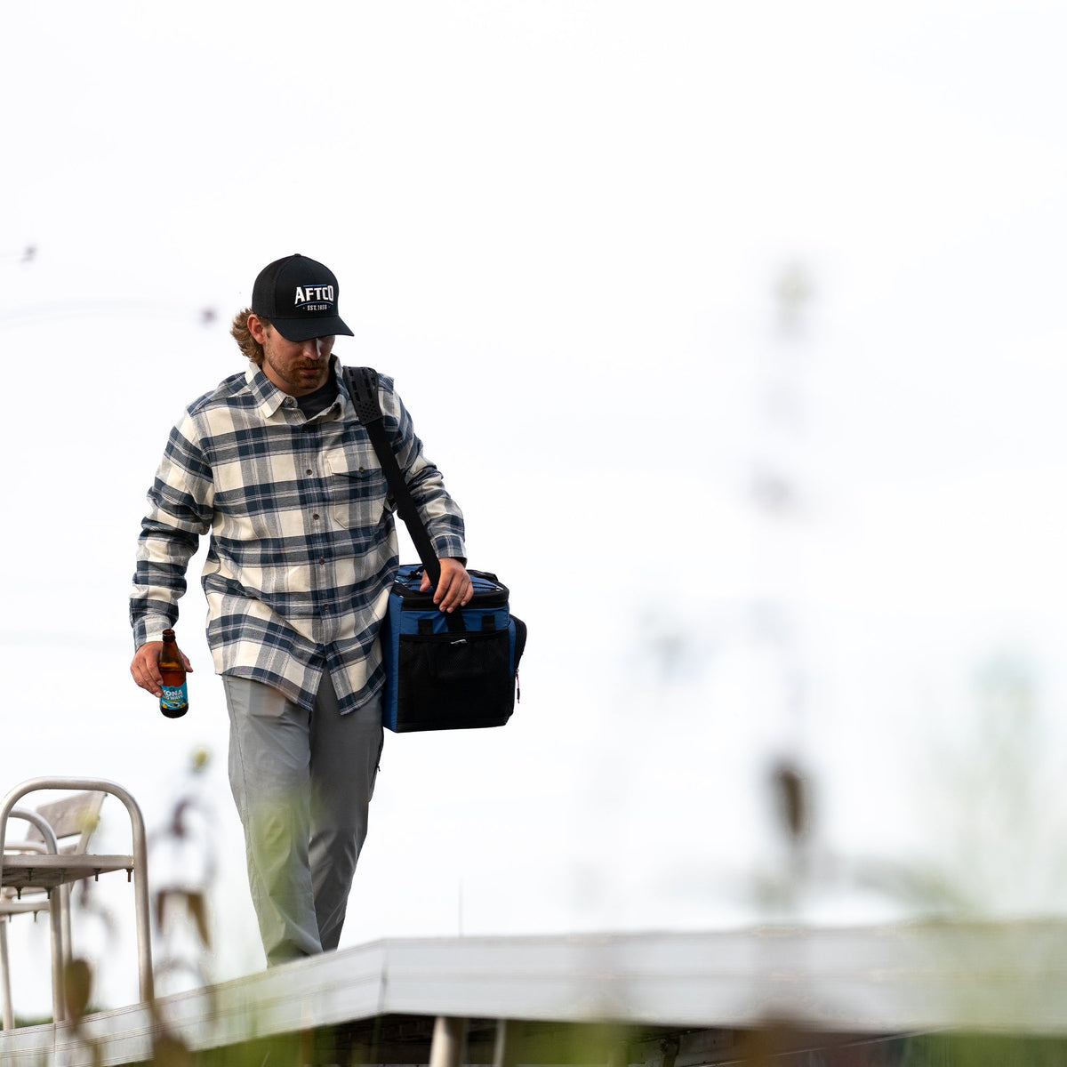 Black Tidal Trucker Fishing Hat Snapback / AFTCO Trusted