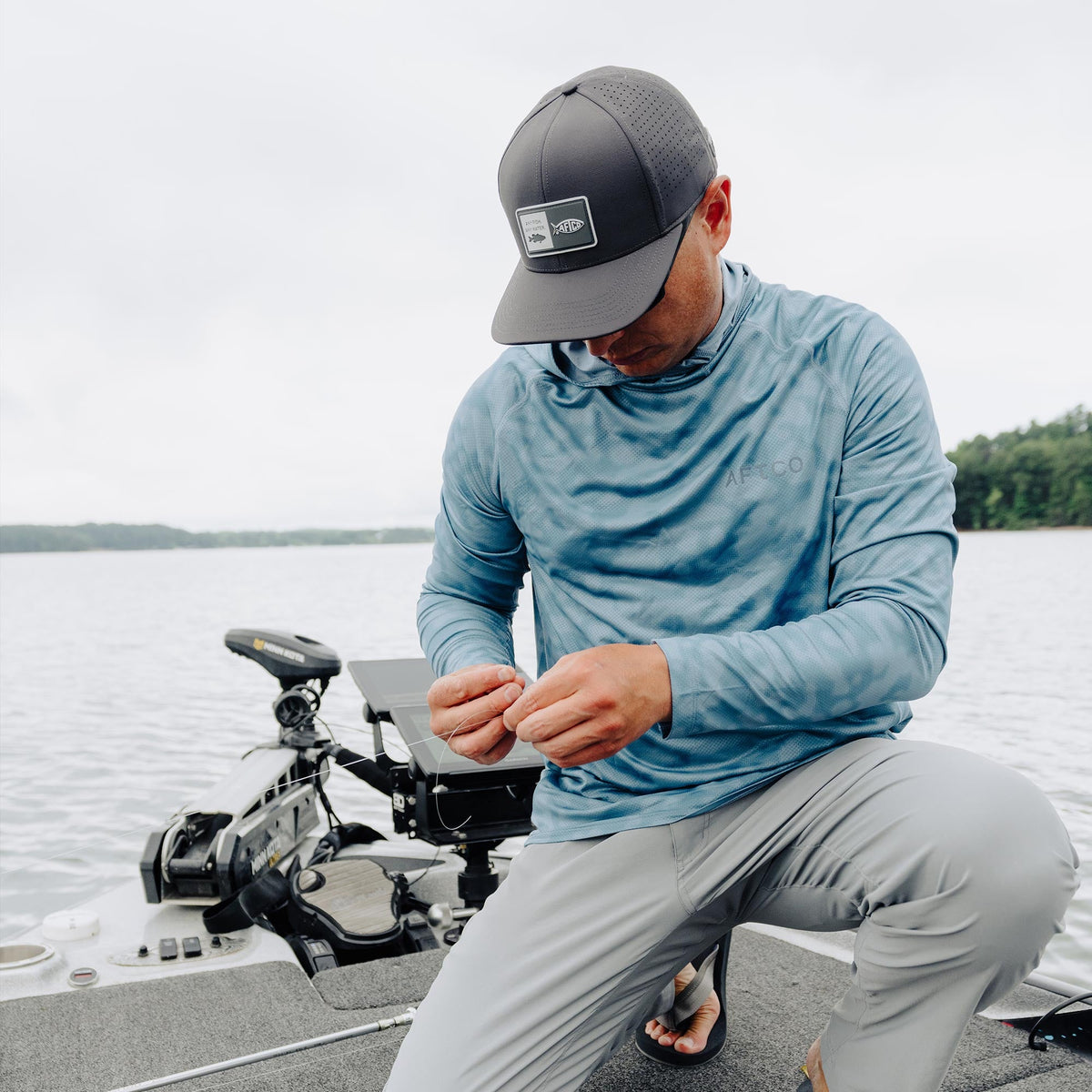 Charcoal Notorious Tech Fishing Hat / AFTCO Discount